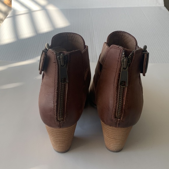 RARE Vionic Distressed Suede Leather Bootie: SIZE 8 - Picture 4 of 12